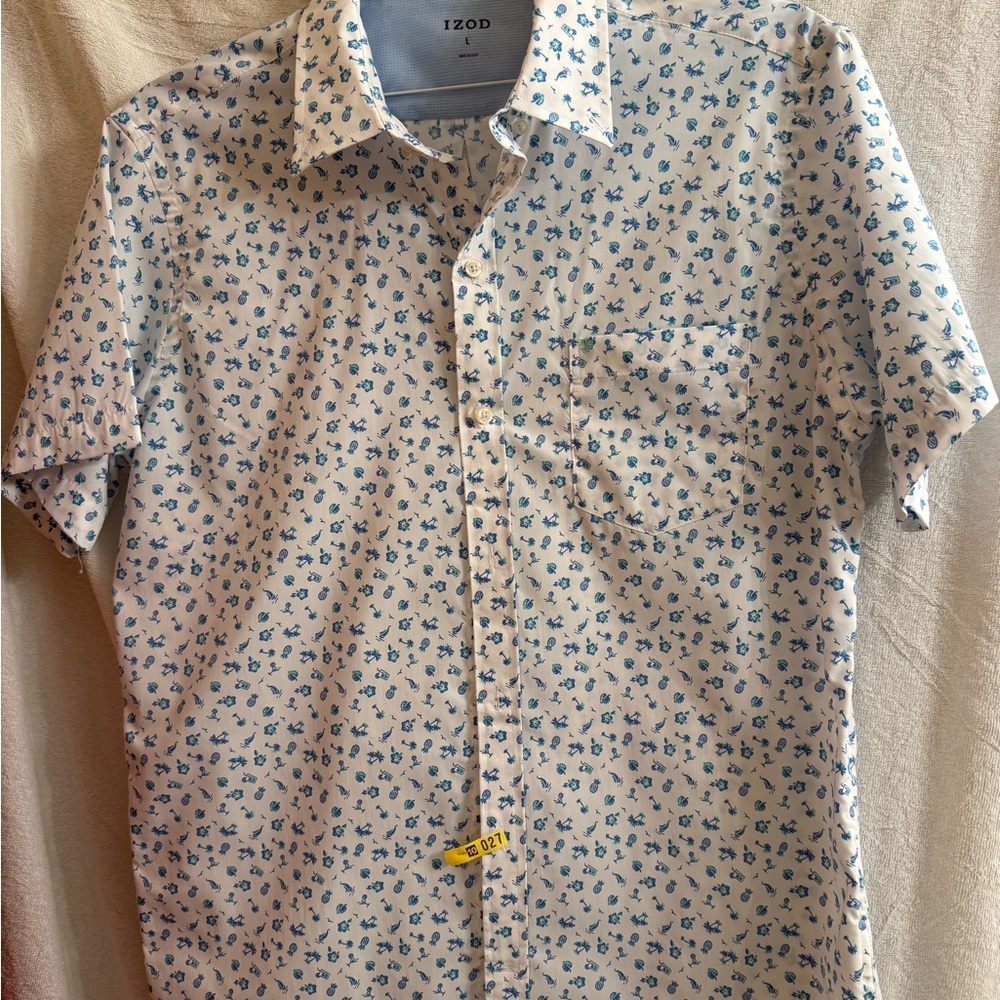 IZOD Men's White and Blue Patterned Shirt